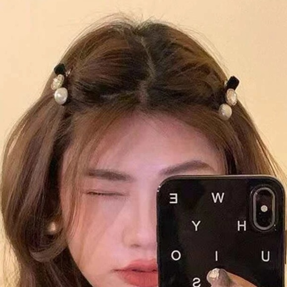 2pcs Women black / White Faux Pearl Decor Hair Clips - Picture 6 of 6